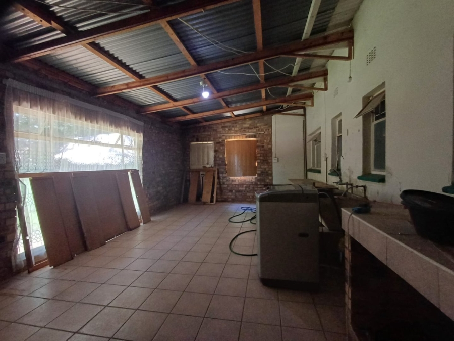 6 Bedroom Property for Sale in Makwassie North West